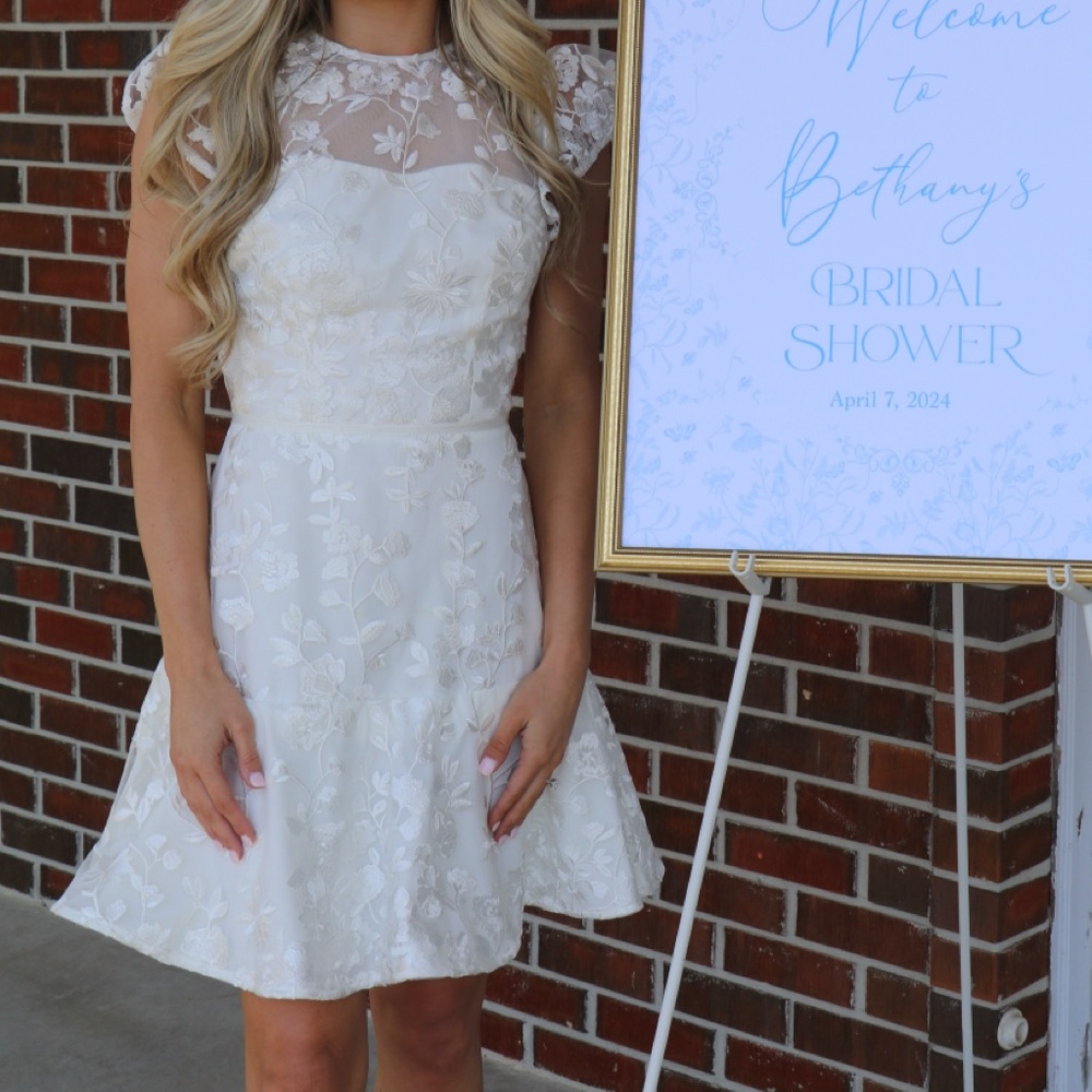 Monique Lhuillier Dress
